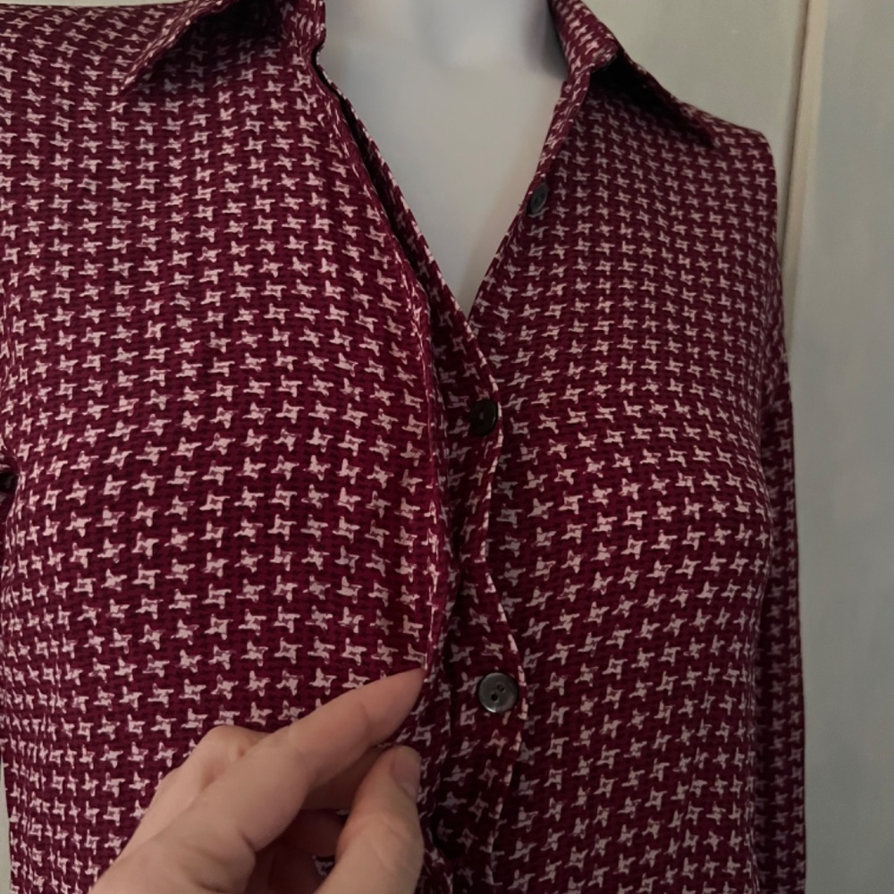 Silk houndstooth print mother of pearl button down shirt - Picture 2 of 12
